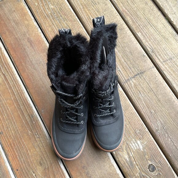 NIB Merrell Slyva Mid Lace Waterproof Black Leather Boots - Women's 11 - Picture 10 of 12